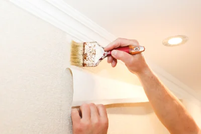 Pose de papier peint à Dinan — revêtements muraux et toiles de verre